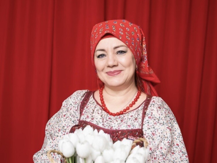 Елена Лисицкая