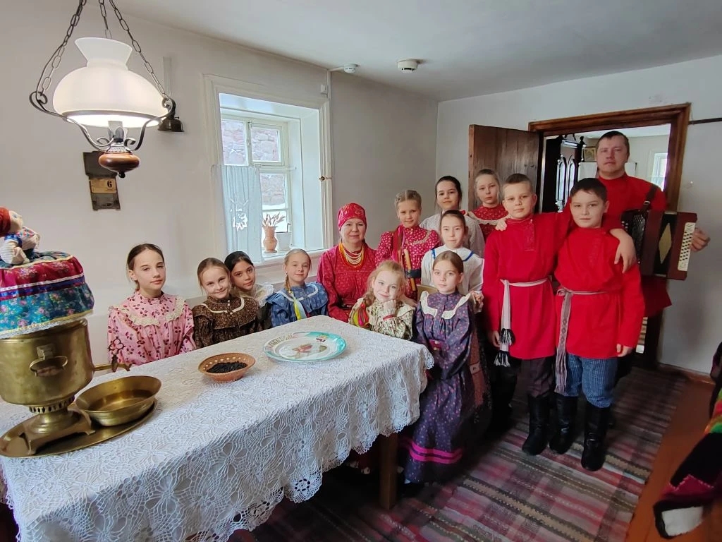 Образцовый художественный коллектив детский фольклорный ансамбль «Тёплые ключи»