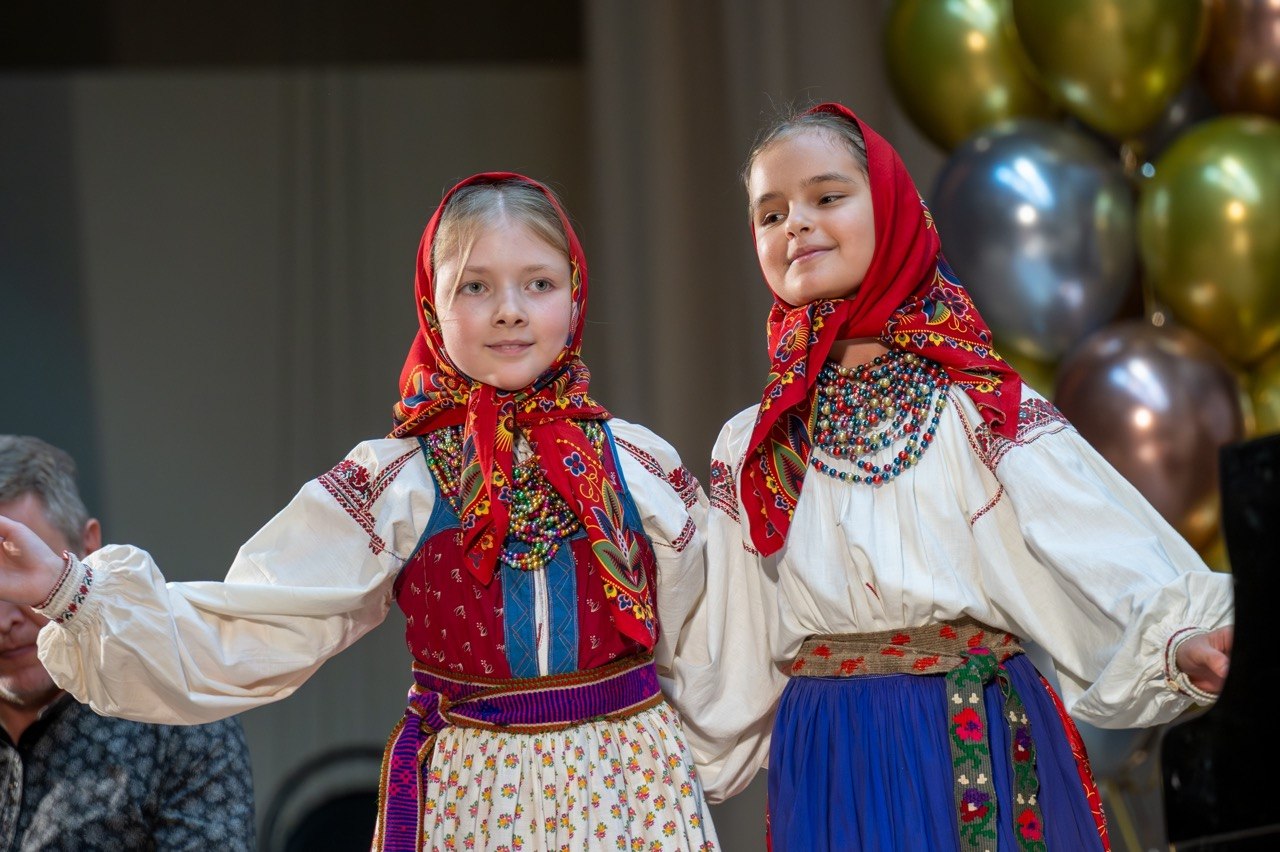 Duet: Arina Malinova and Maria Kulukhova