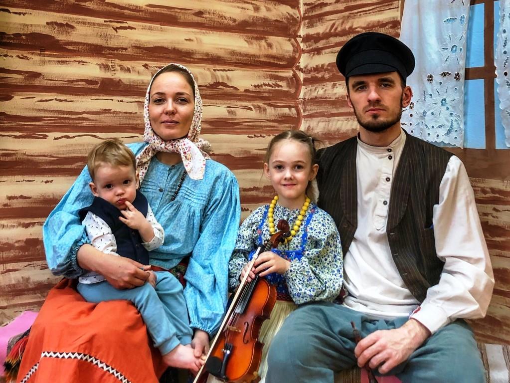 Семейный ансамбль Нестеровых