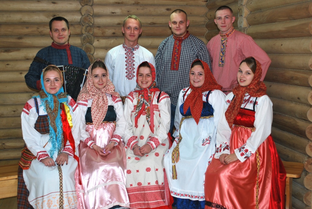 Коллектив выпускников Школы традиционной народной культуры «Покров день»