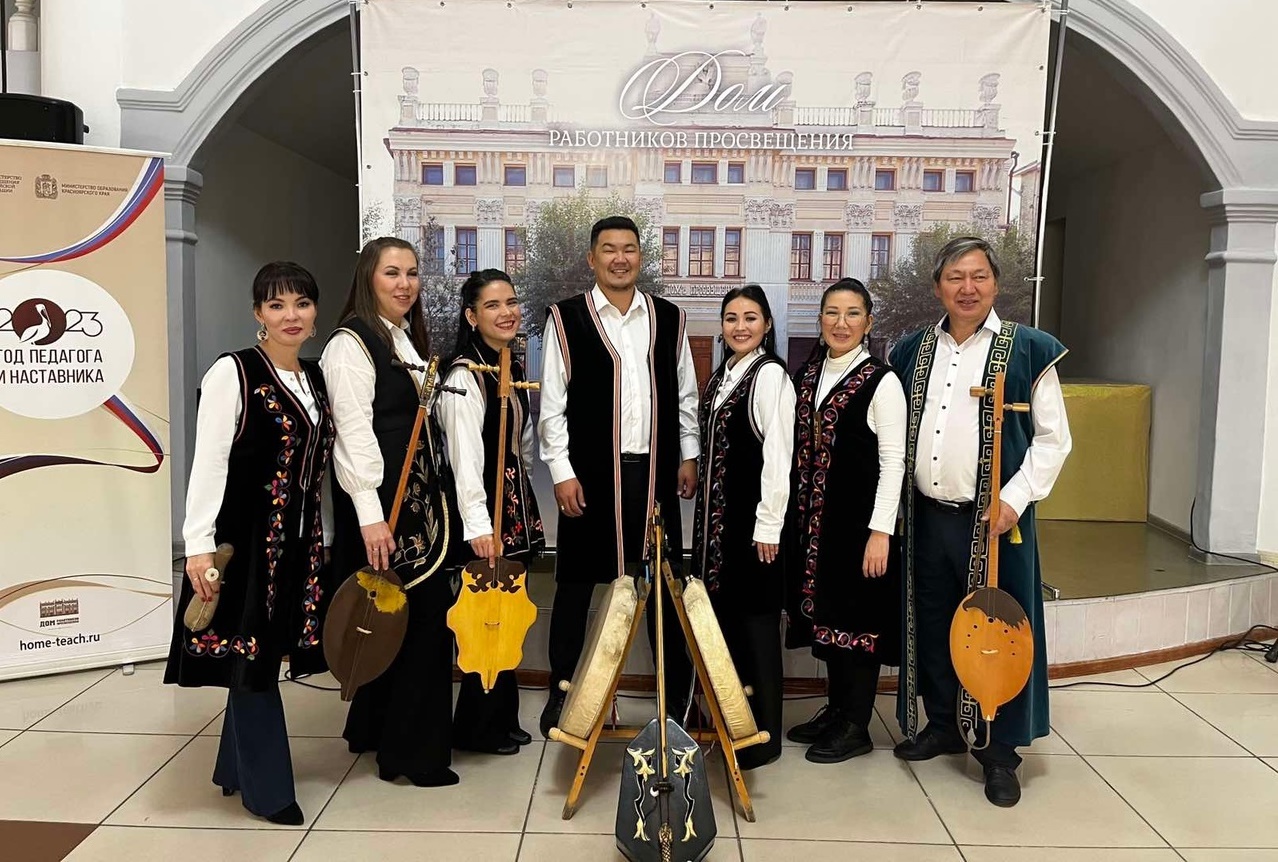 Фольклорный ансамбль «Алтын чир»